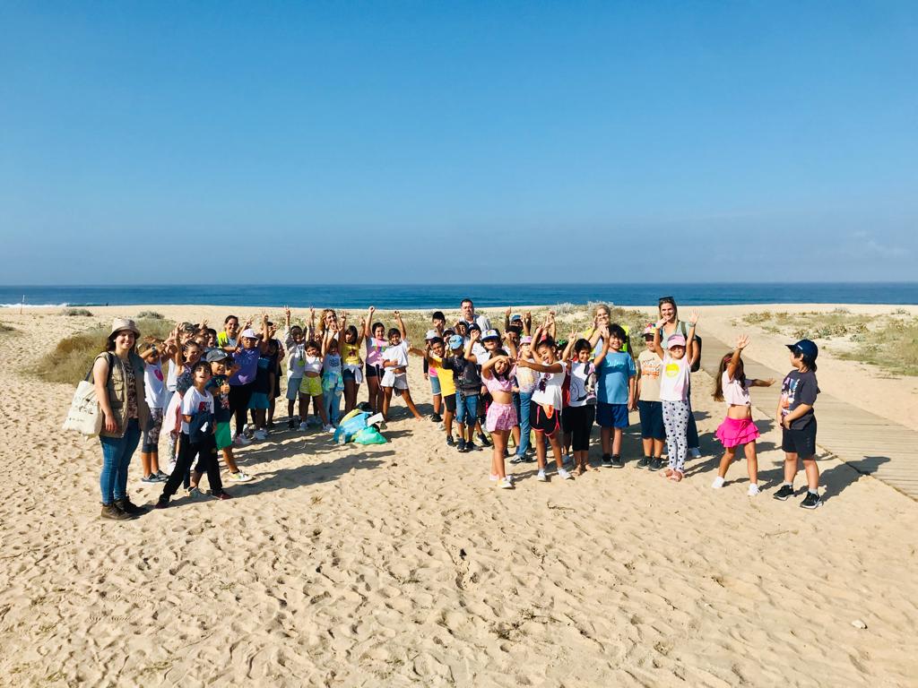 Alunos da Nazaré participam em ação do Internacional da Limpeza Costeira 