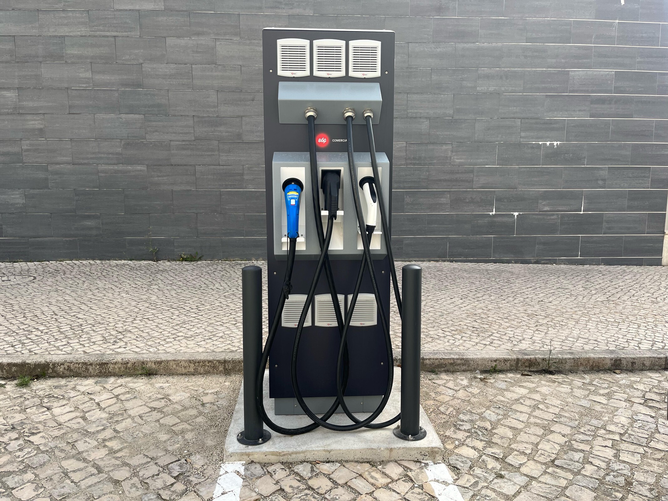 Município aumenta pontos de carregamento de veículos elétricos 