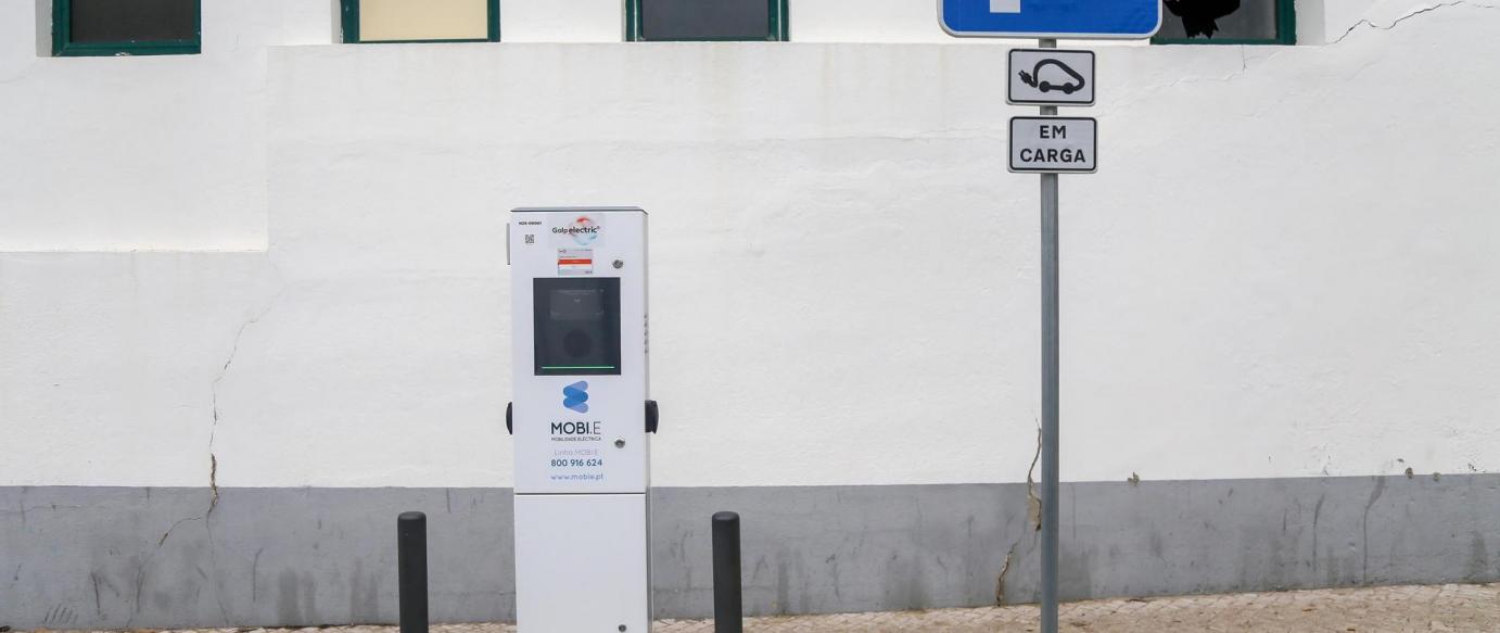 Primeiro Posto de carregamento de carros elétricos instalado junto do Mercado Municipal