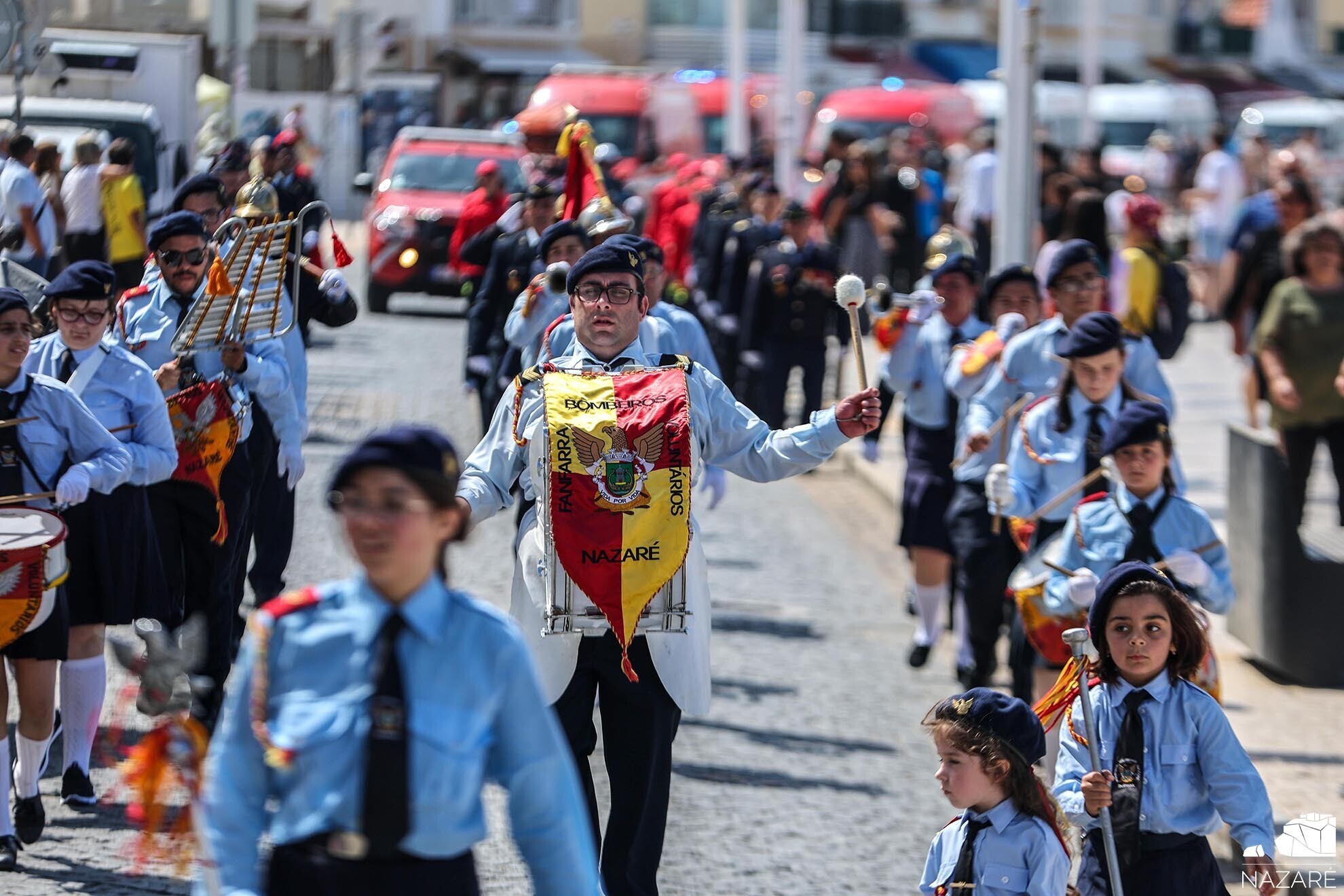 Desfile de Fanfarras de Bombeiros Voluntários na Nazaré