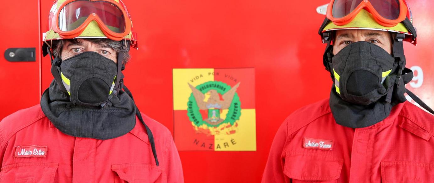 Máscaras Firecat para proteção das vias respiratórias entregues aos Bombeiros da  Nazaré