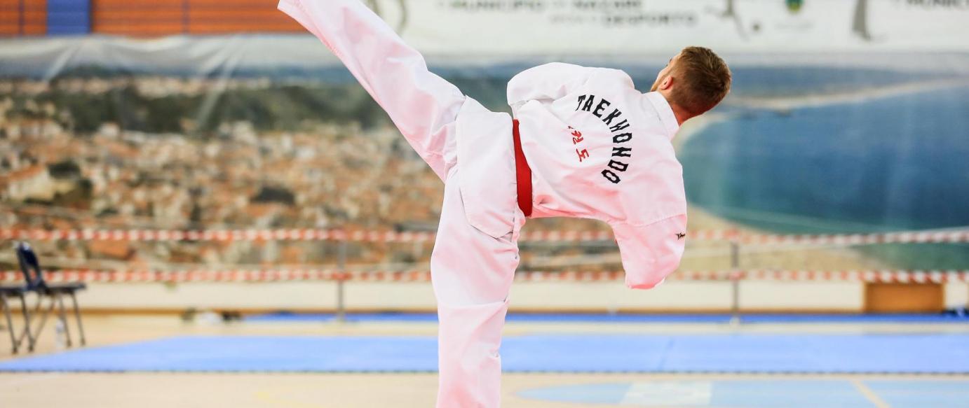 Taekwondo da Nazaré conquista 15 medalhas em prova nacional no Fundão