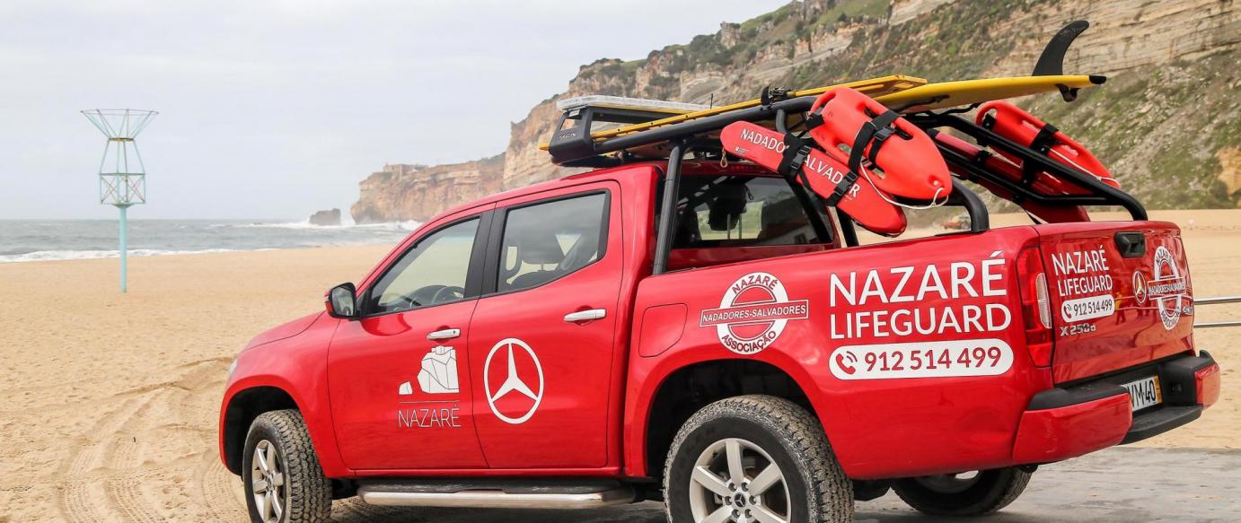 Equipa de Patrulhamento da Praia da Nazaré recebe equipamentos para época de inverno