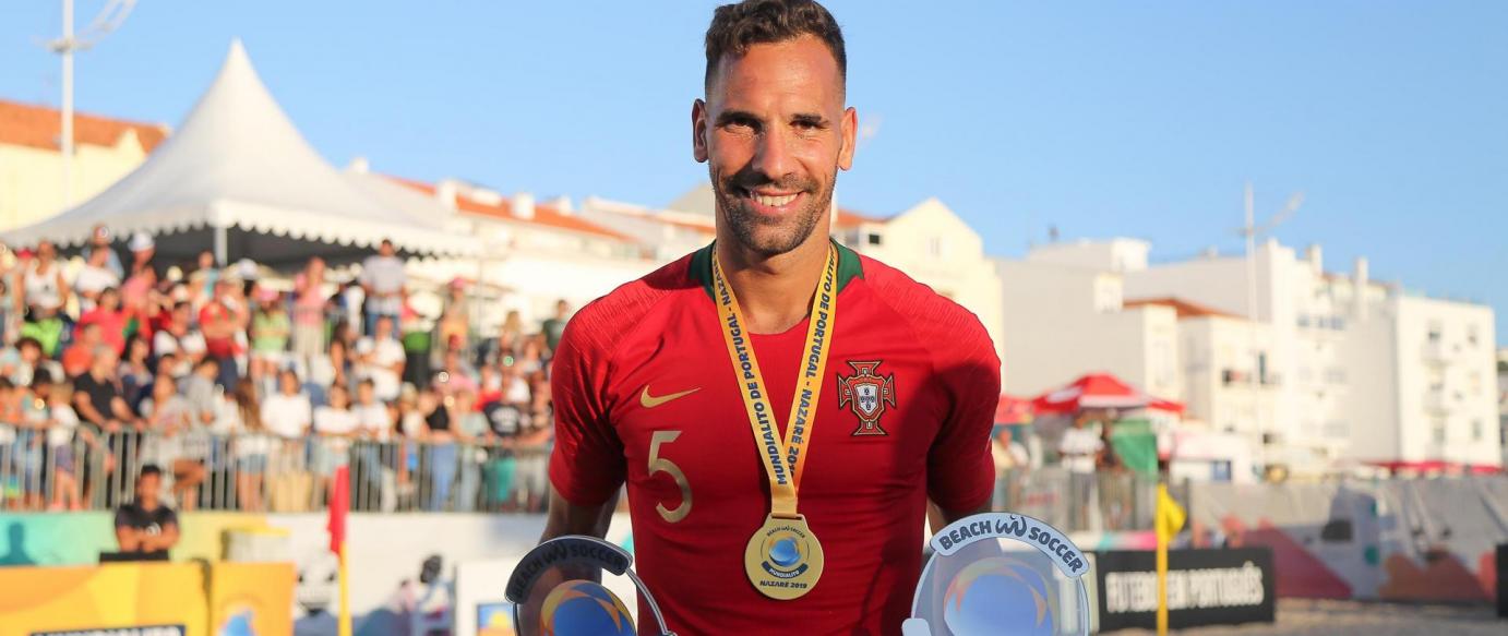 Internacional português distinguido como o prémio de Melhor Jogador do Mundo na Gala Beach Soccer...