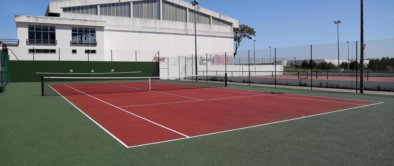 Campo de Ténis de Valado dos Frades reabriu renovado