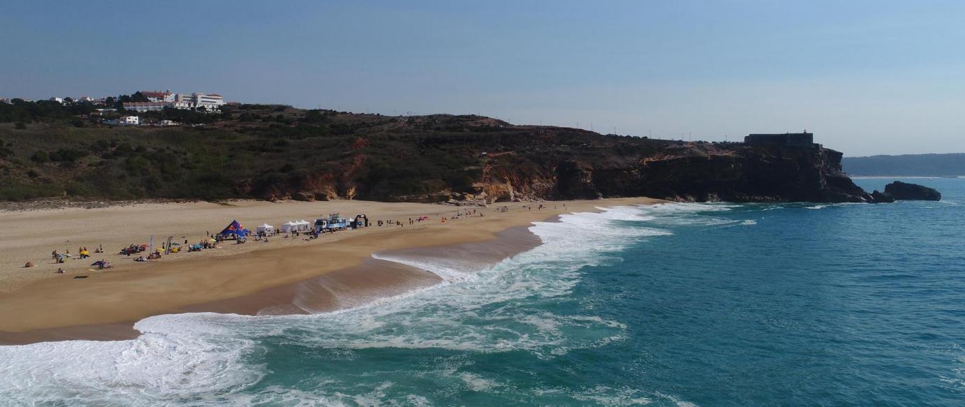 Nazaré é um dos melhores spots de surf para explorar neste Outono