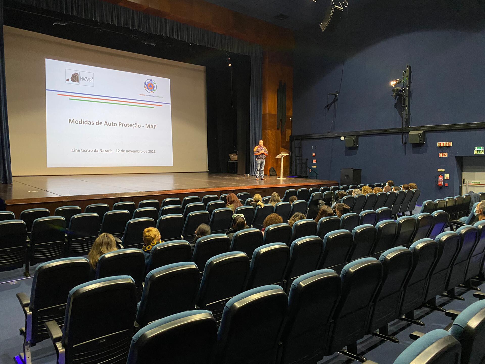 Medidas de Autoproteção para Edifícios Escolares do Concelho apresentadas a colaboradores