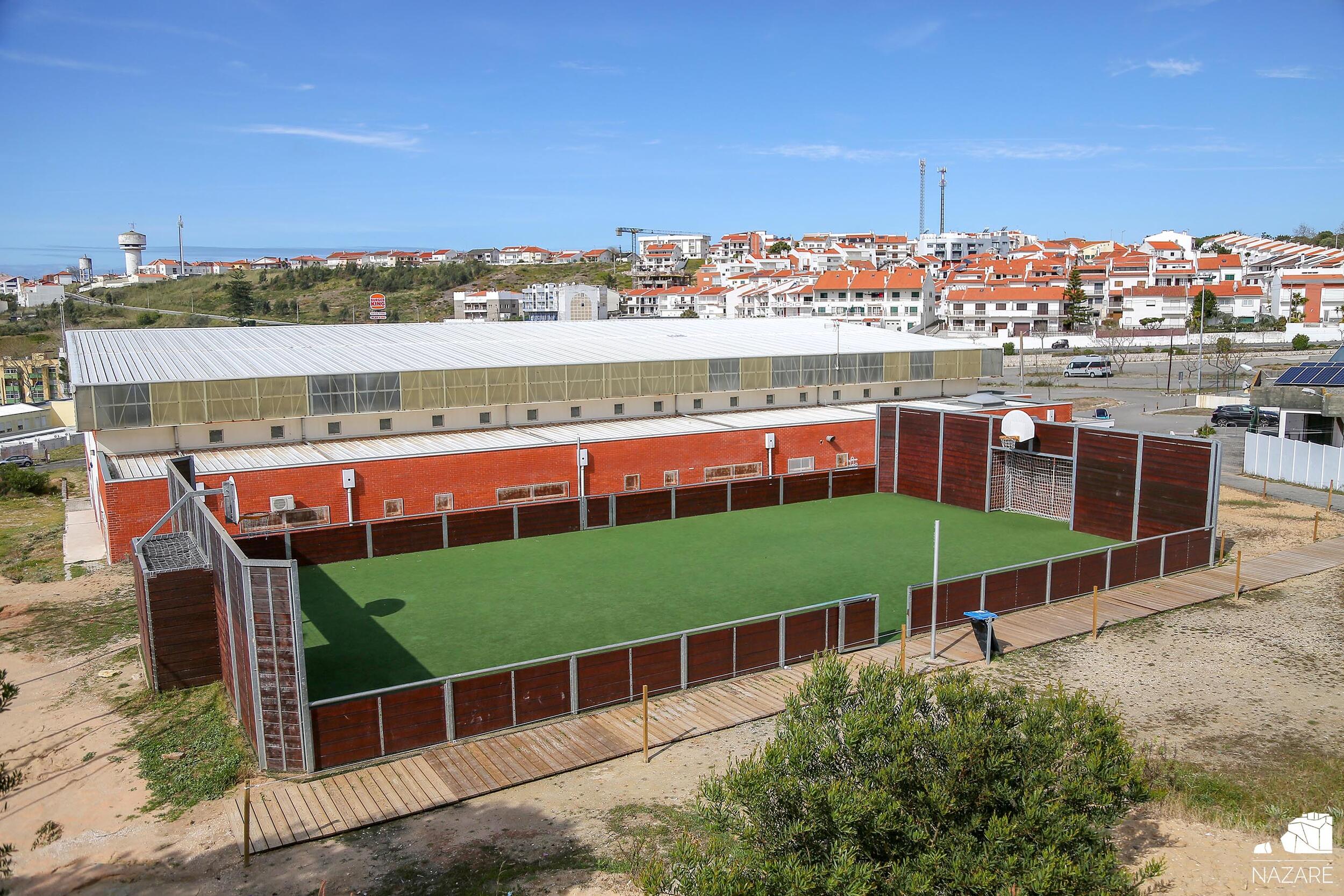 Requalificação do minicampo do complexo desportivo da Nazaré