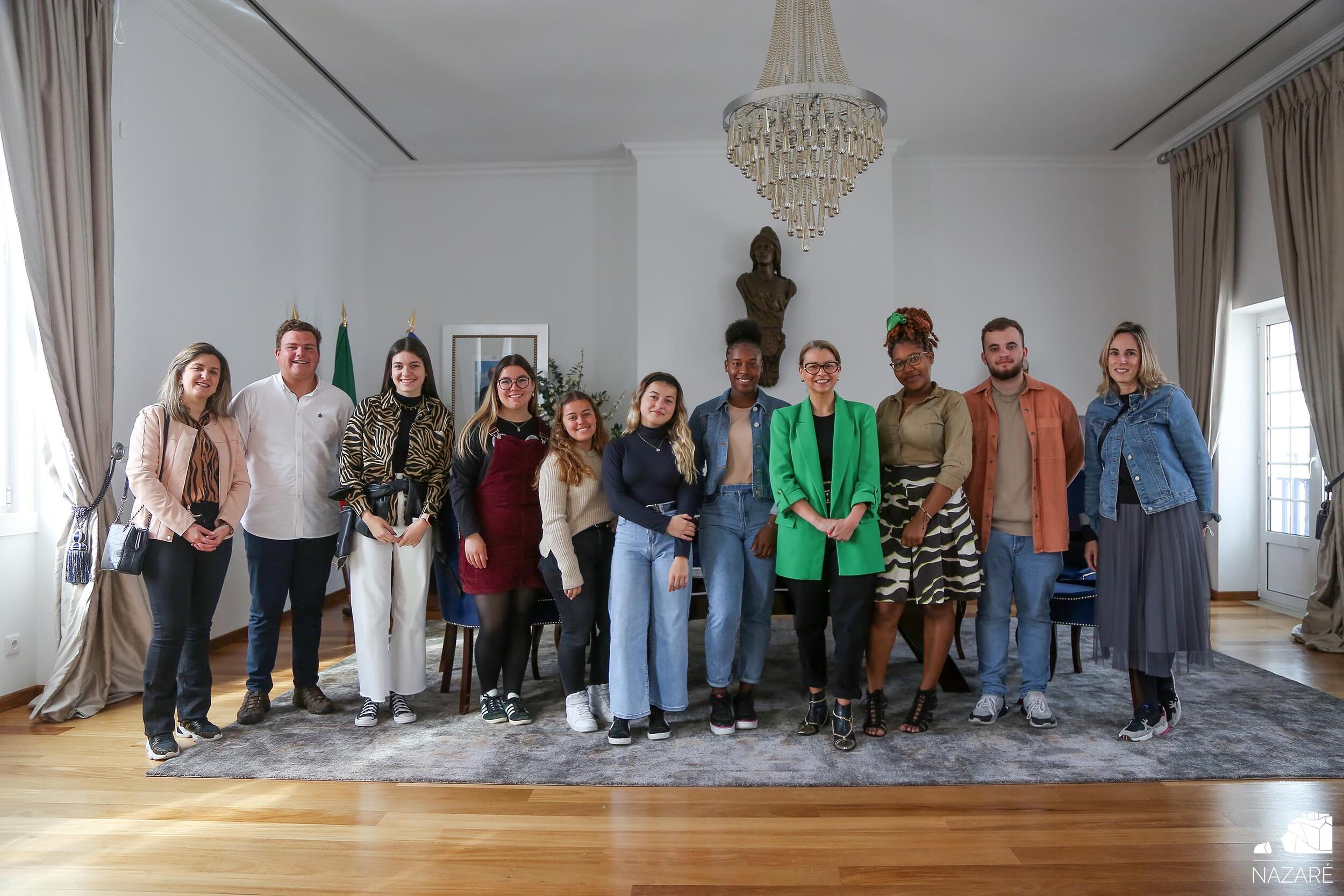 Estudantes do Externato  acompanham um dia de trabalho da vereadora Regina Piedade